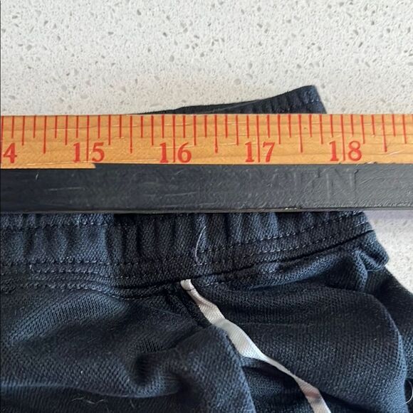 Jordan Black and Red Big Baggy Athletic Shorts Size XXL - Picture 7 of 10